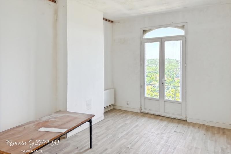 Maison - 215 m² - 9 pièces