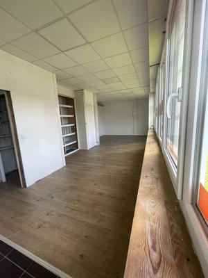 Local commercial - 93 m² - 3 pièces