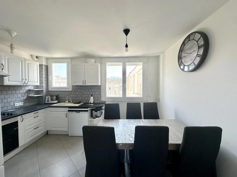 Appartement - 95 m² - 5 pièces