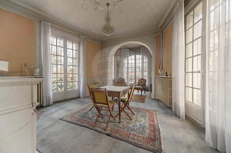 Hôtel particulier - 300 m² - 12 pièces