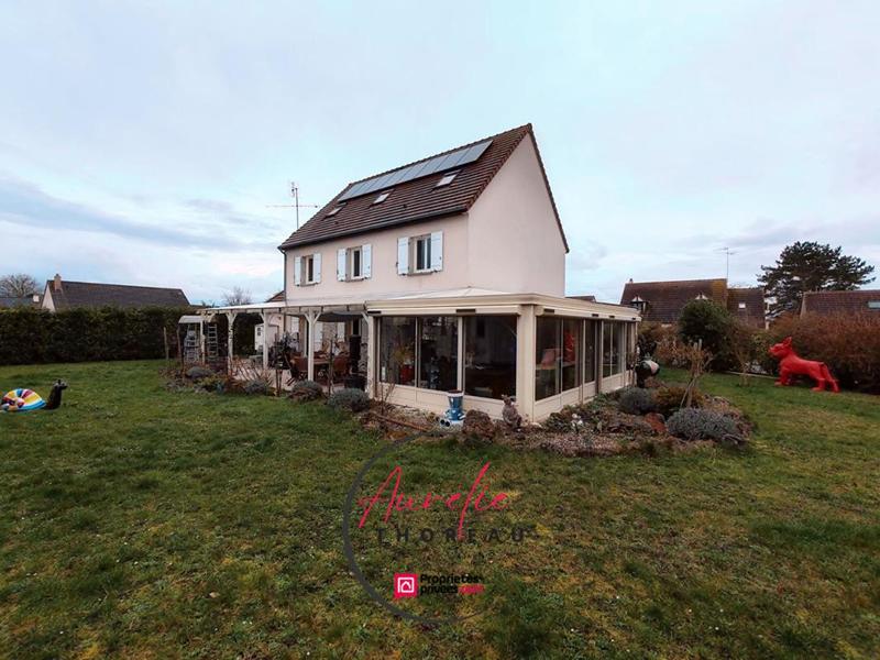 Maison - 202 m² - 9 pièces