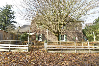 Maison - 286 m² - 8 pièces