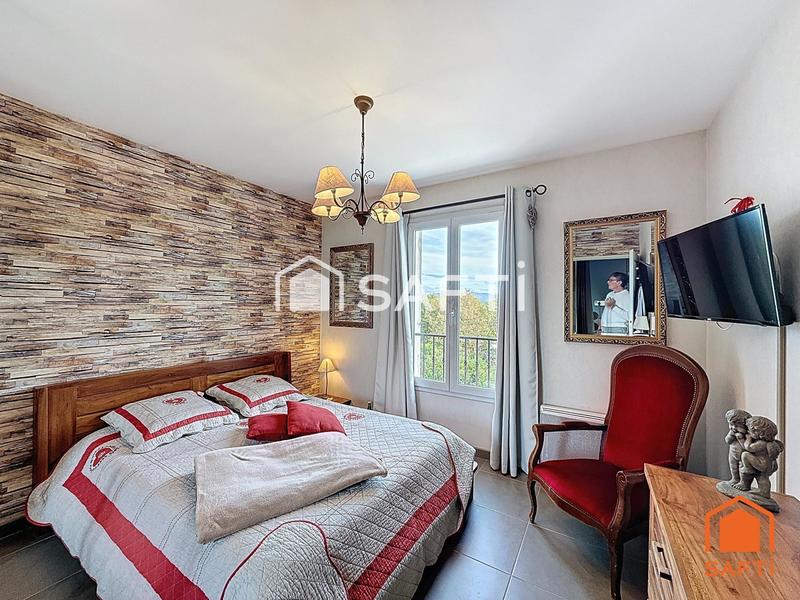 Maison - 140 m² - 5 pièces