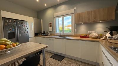 Maison - 229 m² - 8 pièces