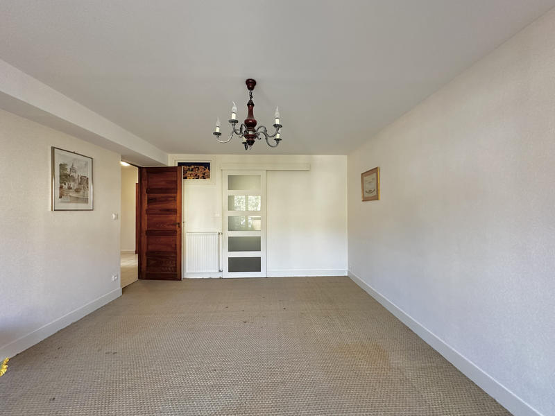 Maison - 208 m² - 9 pièces