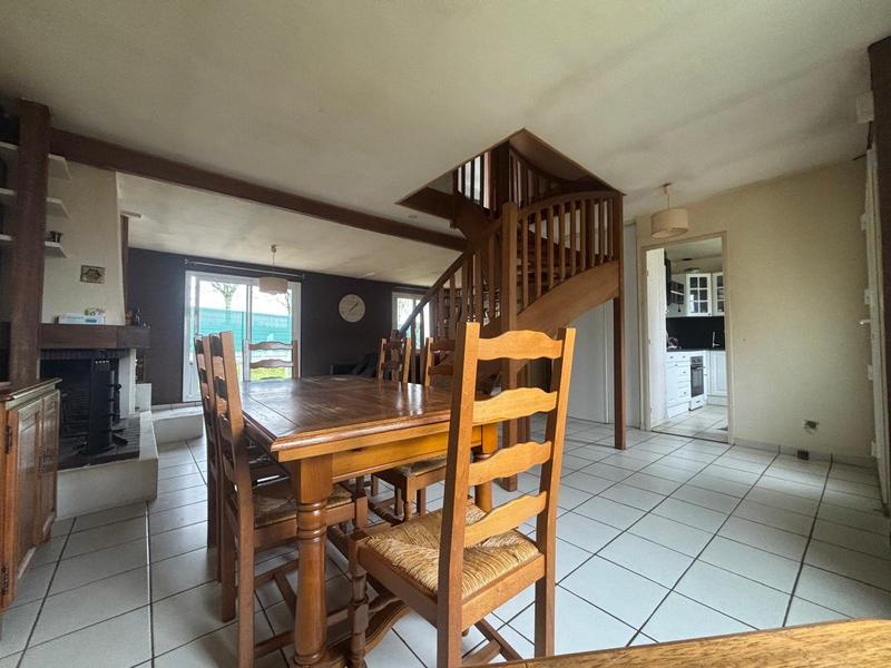 Maison - 97 m² - 6 pièces