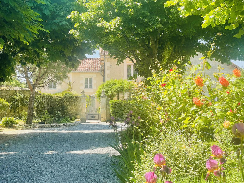 Maison - 267 m² - 7 pièces