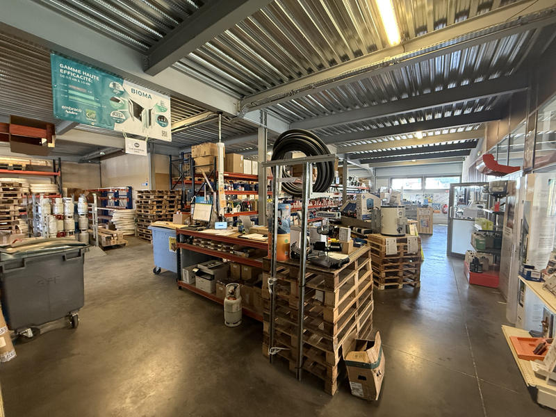 Local d'activités - 376 m²