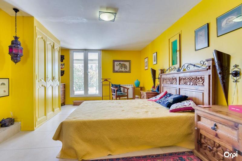 Maison - 246 m² - 7 pièces