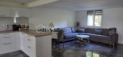 Maison - 180 m² - 7 pièces