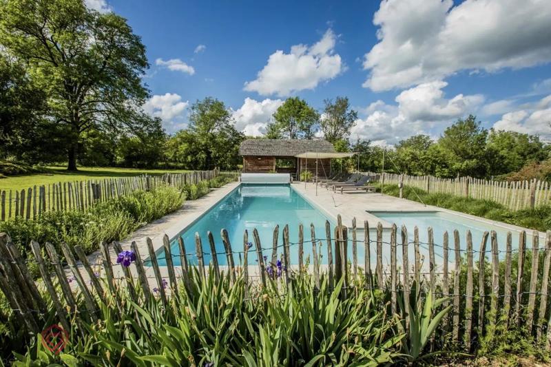 Demeure - 420 m² - 10 pièces