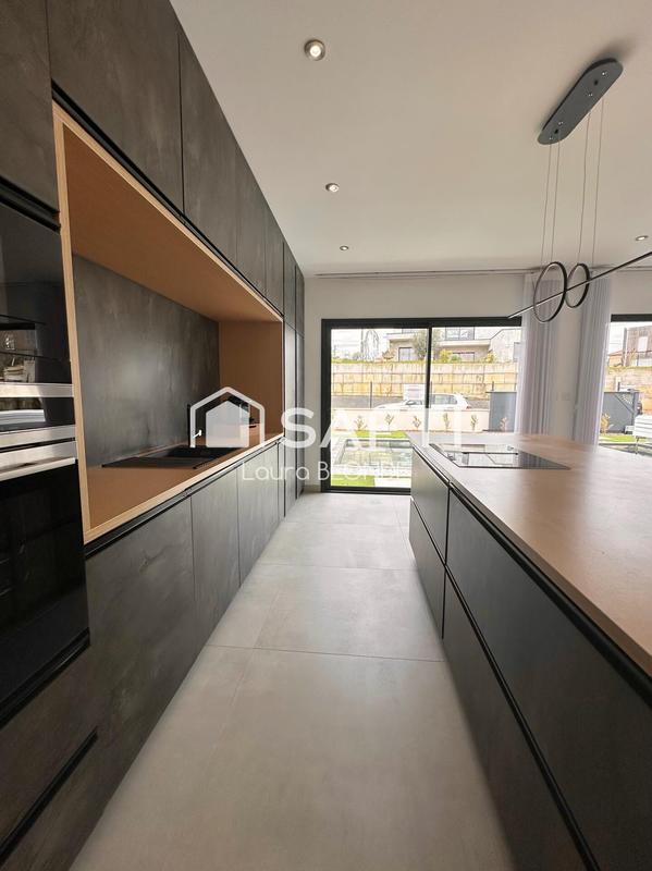 Villa - 137 m² - 5 pièces