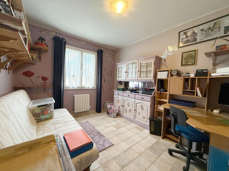 Maison - 99 m² - 5 pièces