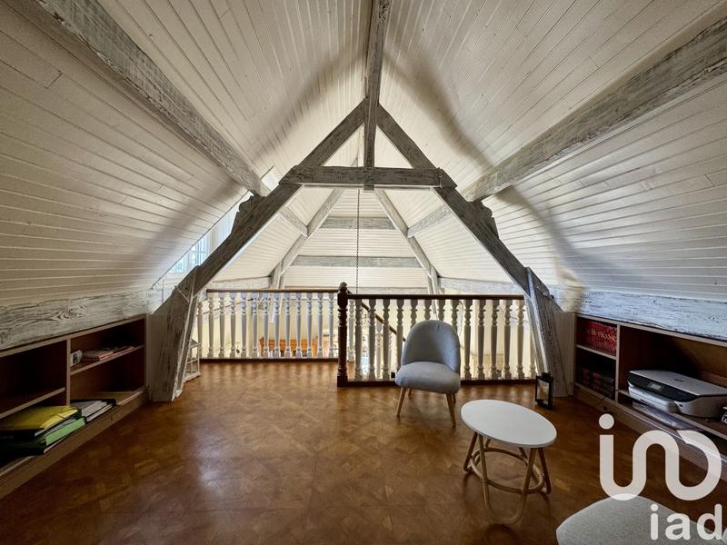 Maison - 300 m² - 8 pièces