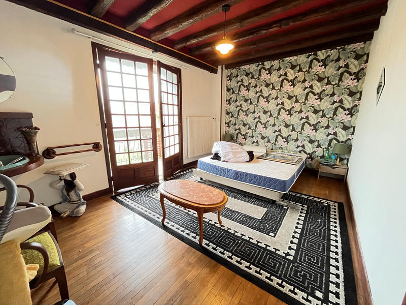 Maison - 240 m² - 9 pièces