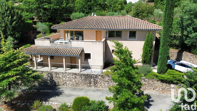 Maison - 182 m² - 5 pièces