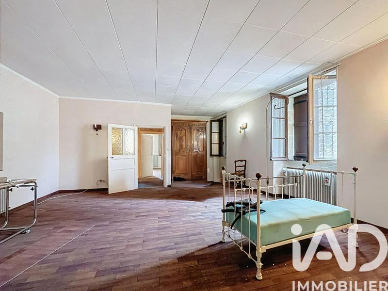 Maison - 304 m² - 9 pièces