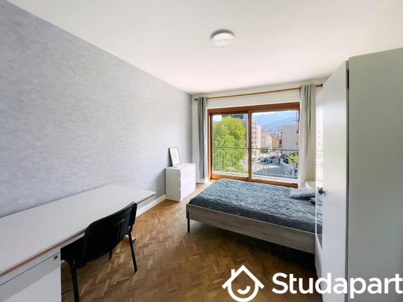 Chambre - 14 m² - 1 pièce