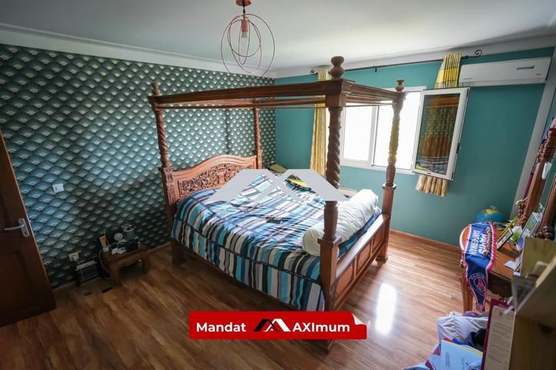 Villa - 205 m² - 6 pièces