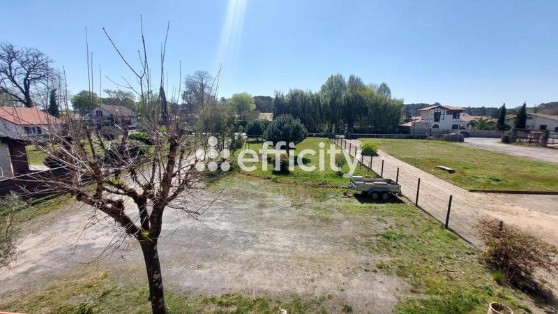 Demeure - 256 m² - 9 pièces