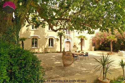 Propriété - 390 m² - 9 pièces