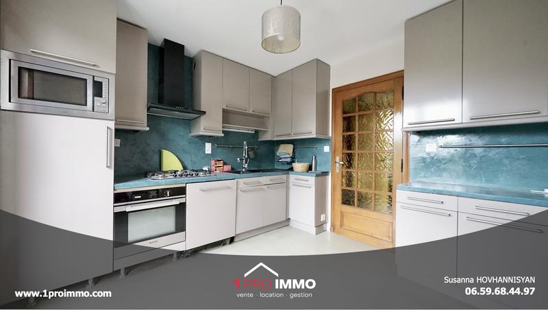 Maison - 220 m² - 9 pièces