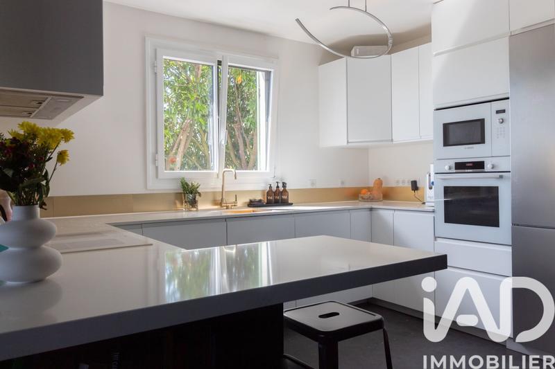 Maison - 140 m² - 5 pièces