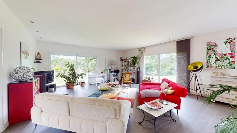 Maison - 228 m² - 6 pièces