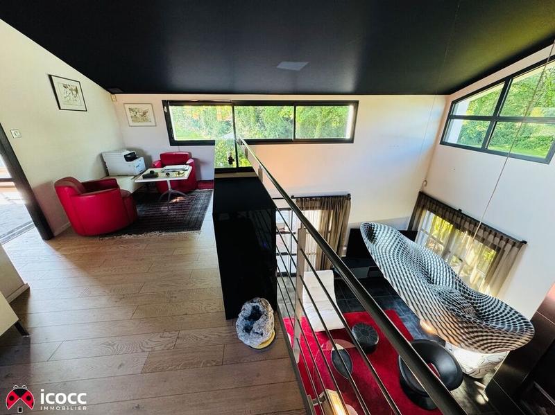 Maison - 303 m² - 11 pièces