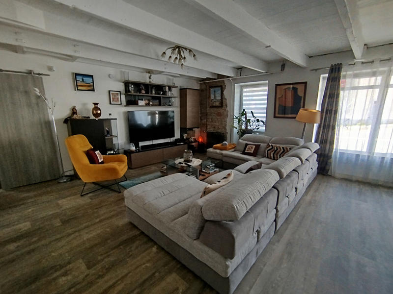 Maison - 185 m² - 7 pièces