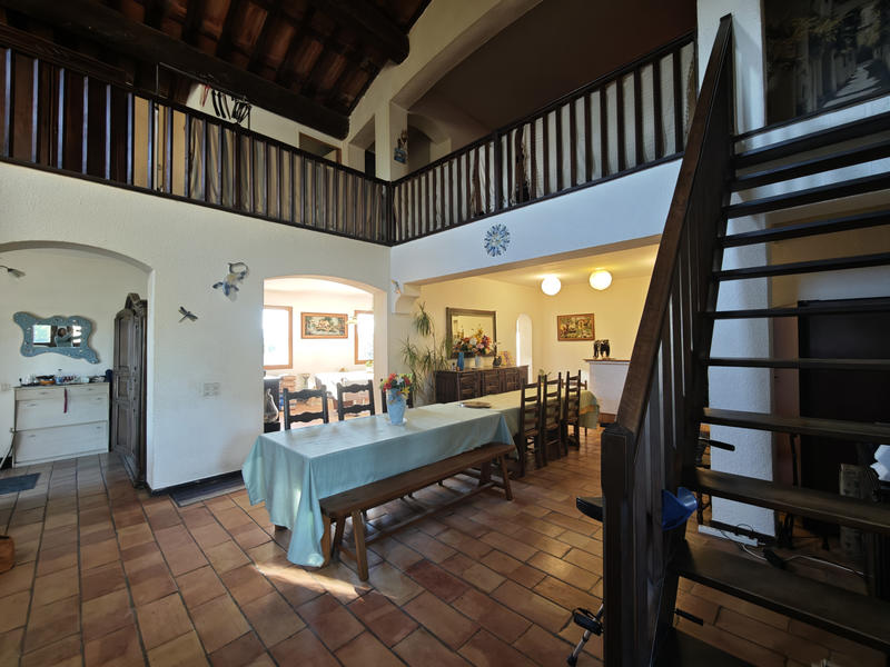 Maison - 410 m² - 9 pièces