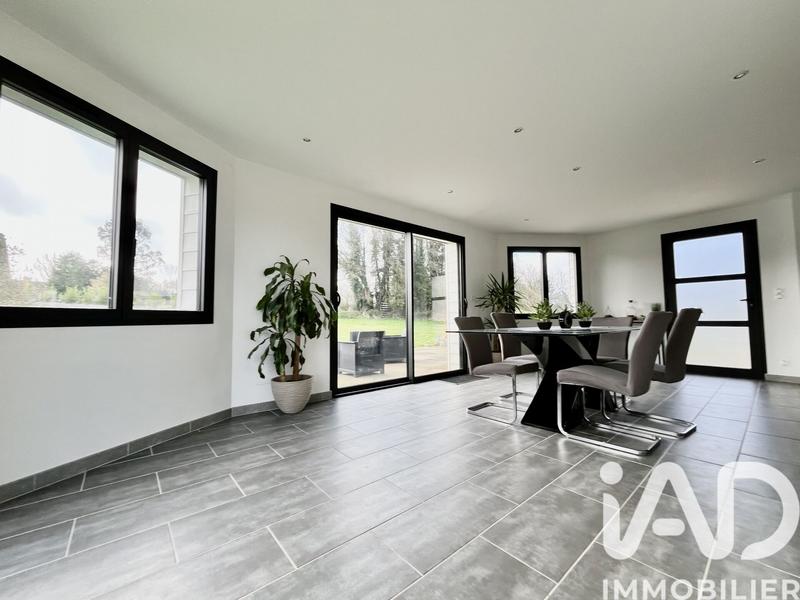 Maison - 140 m² - 5 pièces