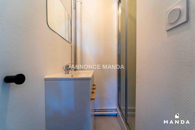 Chambre - 10 m² - 5 pièces