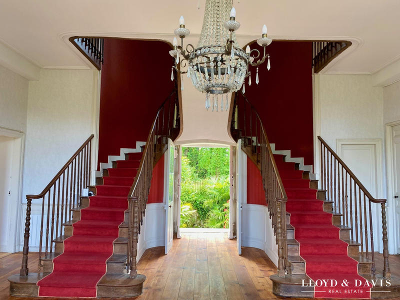 Château - 520 m² - 15 pièces