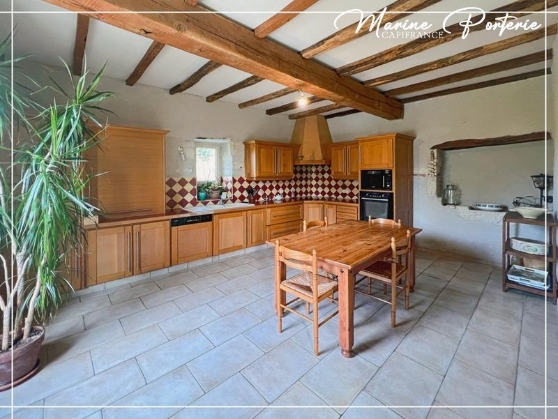 Maison en pierre - 200 m² - 4 pièces