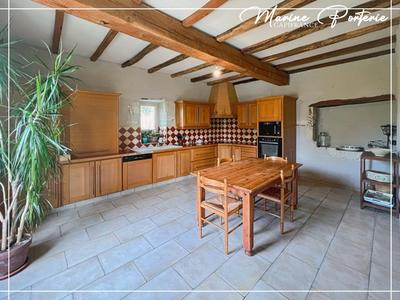 Maison en pierre - 200 m² - 4 pièces