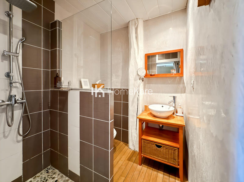 Maison - 300 m² - 9 pièces