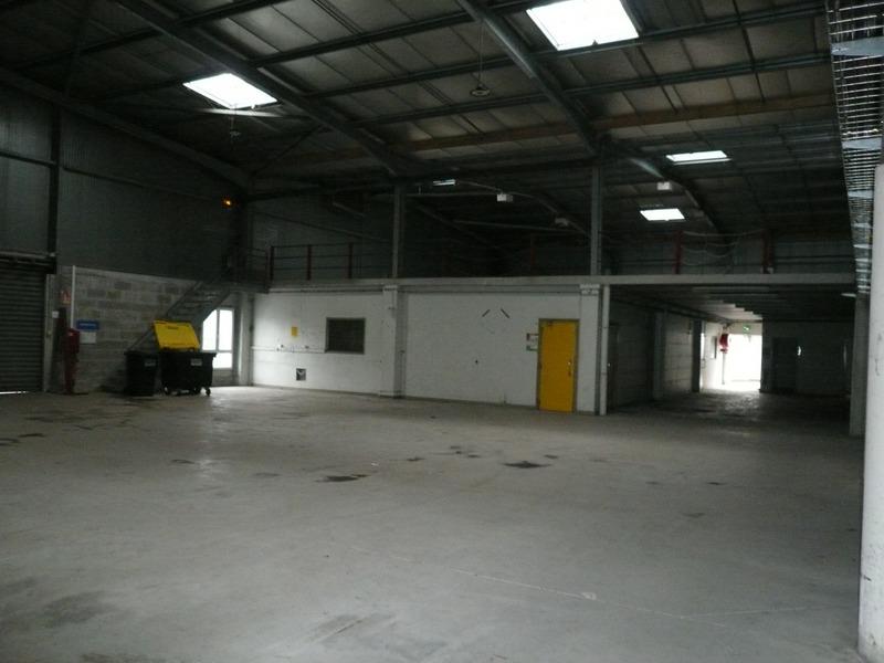 Local commercial - 1 440 m² - 9 pièces