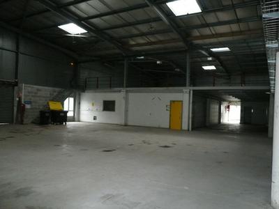 Local commercial - 1 440 m² - 9 pièces