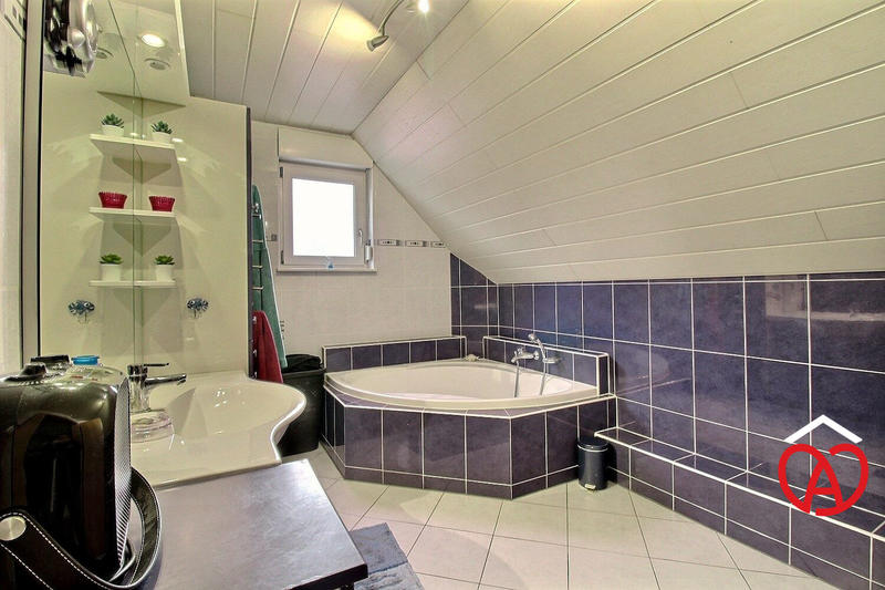 Maison - 216 m² - 7 pièces