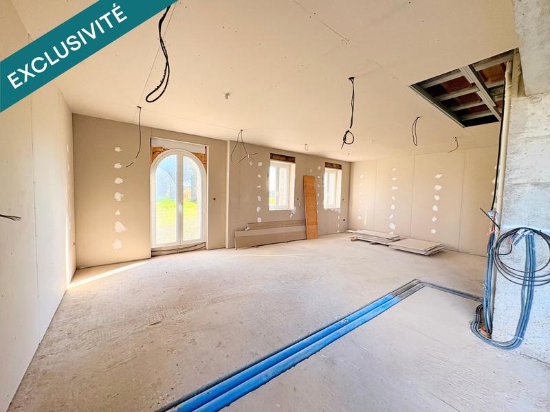 Maison - 360 m² - 8 pièces