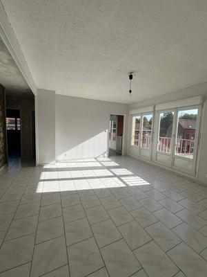 Appartement - 83 m² - 5 pièces