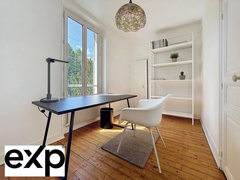 Propriété - 240 m² - 8 pièces