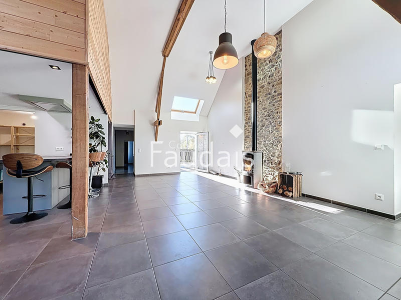 Maison - 144 m² - 6 pièces