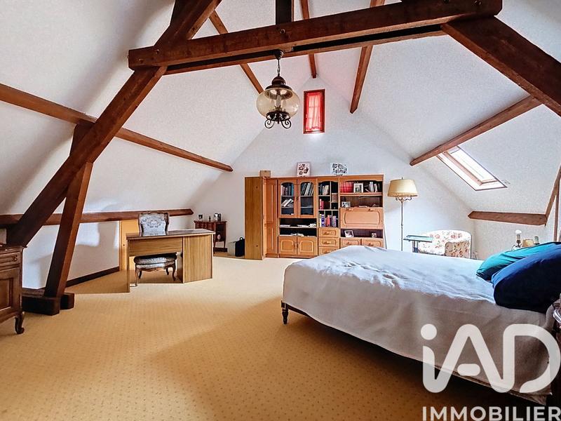 Maison - 202 m² - 5 pièces