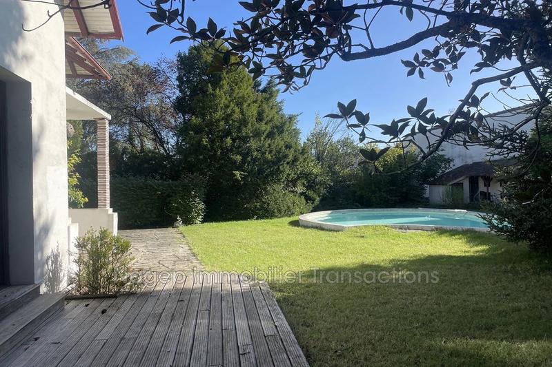 Propriété - 206 m² - 9 pièces