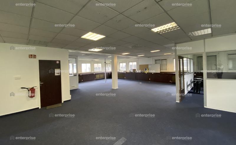 Bureau - 696 m²