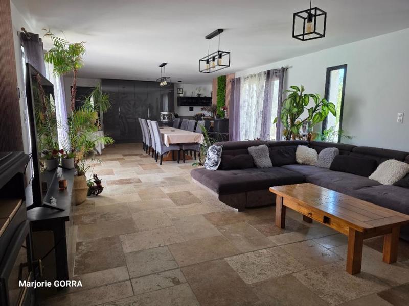 Maison - 142 m² - 5 pièces