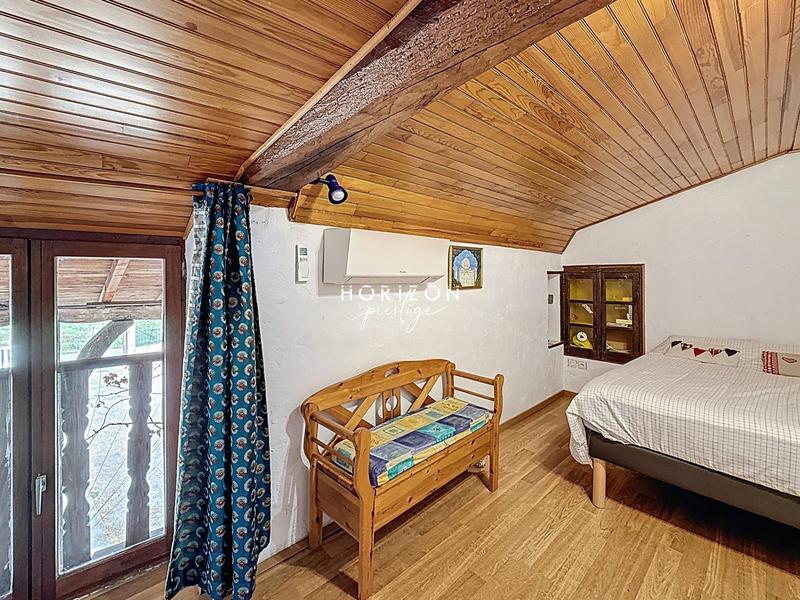 Maison ancienne - 206 m² - 8 pièces