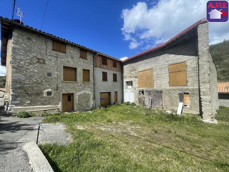 Grange - 300 m² - 3 pièces